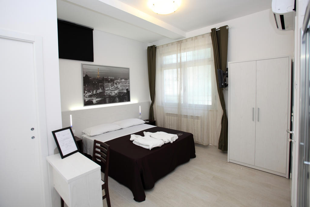 Orchidea Rooms & Suites Civitanova Marche Oda fotoğraf